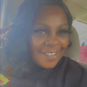 Meet your Posher, Desiree